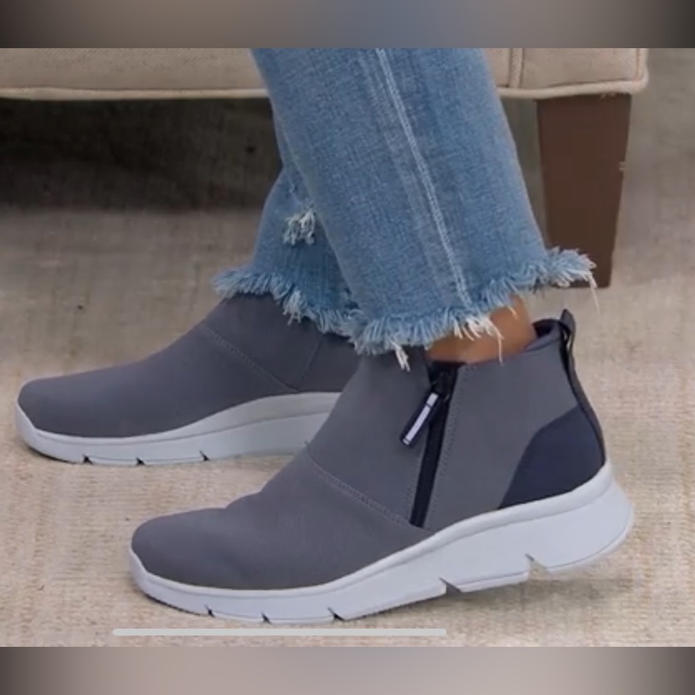 Ryka Companion Water repellent ankle boots gray 8.5 Lightweight grey blue bootie